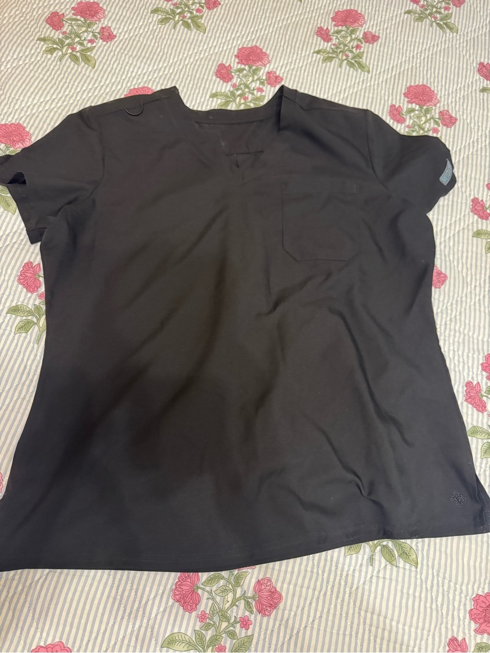 Med Couture Black Short Sleeve V-Neck Pocket Top